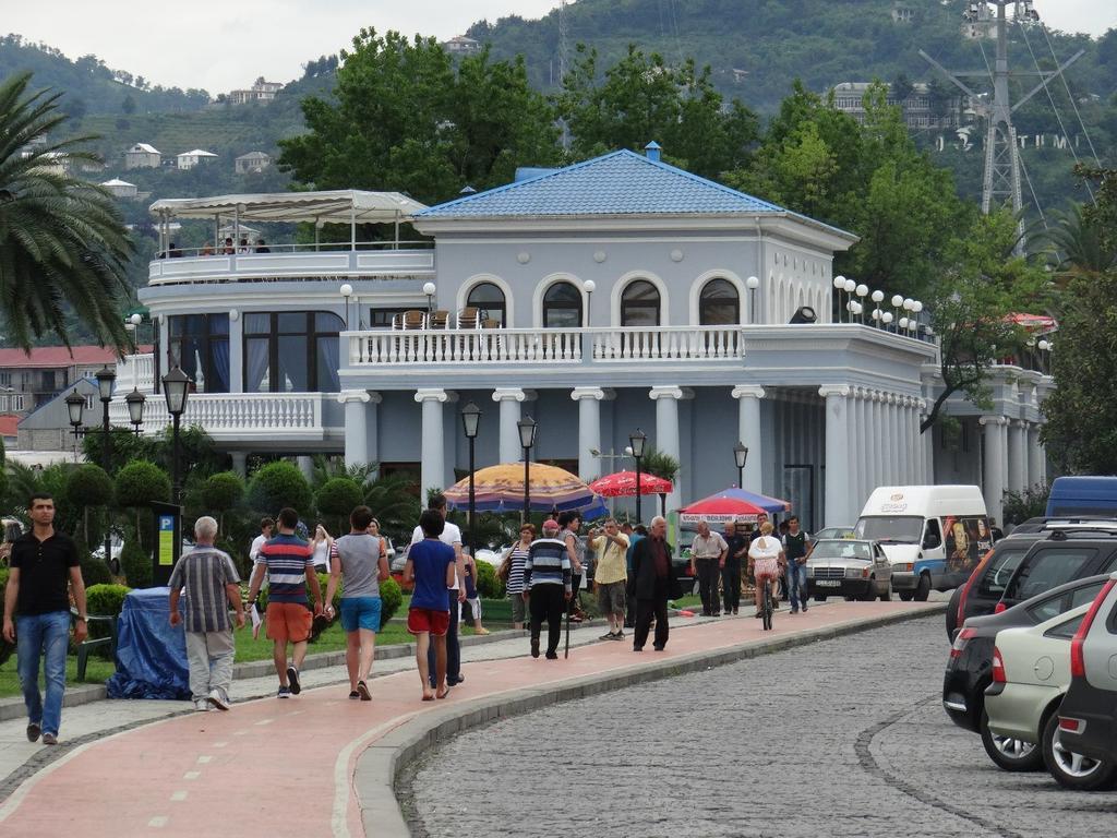 Batumi Summer Hotel Bagian luar foto